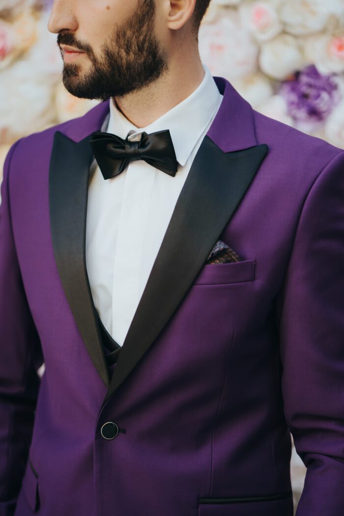 costum-mire-exclusivist-mov-cu-accente-negre-pentru-barbati