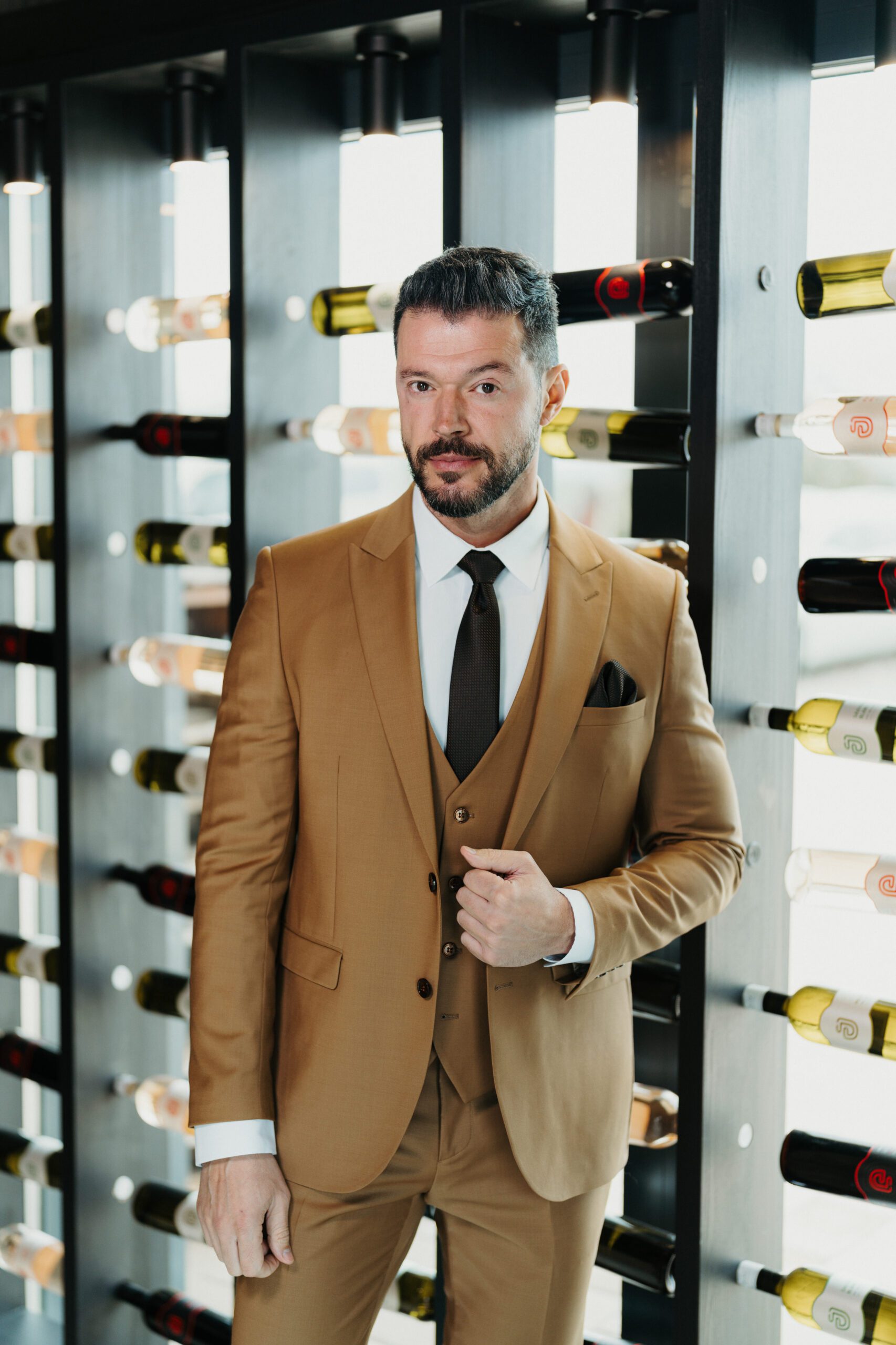 costum-caramel-clasic-elegant-slim-fit-victor-slav - 4